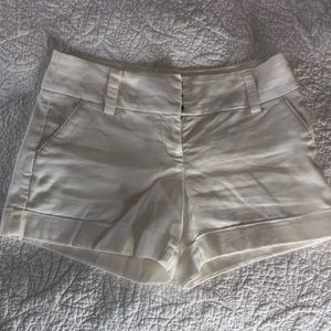 Whiten Linen Short
